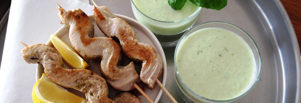 thunfischspiesschen-mit-kalter-gurkensuppe