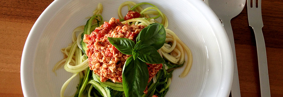 zucchinispaghetti-mit-rotwein-bolognese
