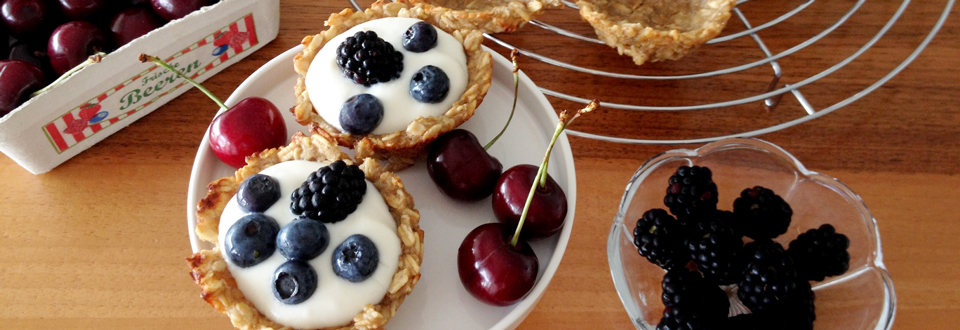 haferflocken-cups-mit-joghurt-und-beeren